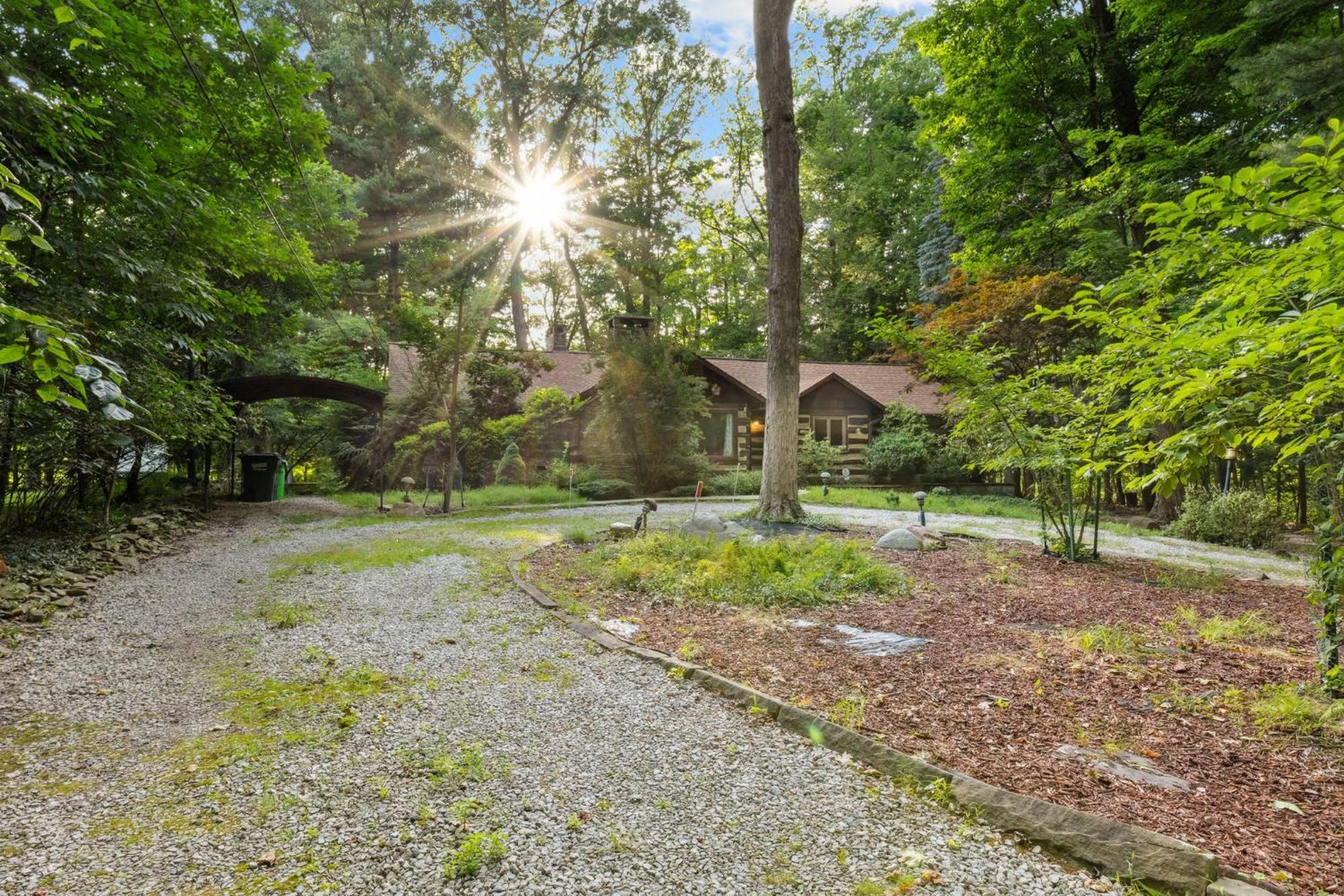 Log Cabin - Natures Oasis - Fire Pit & Gazebo 클리블랜드 외부 사진