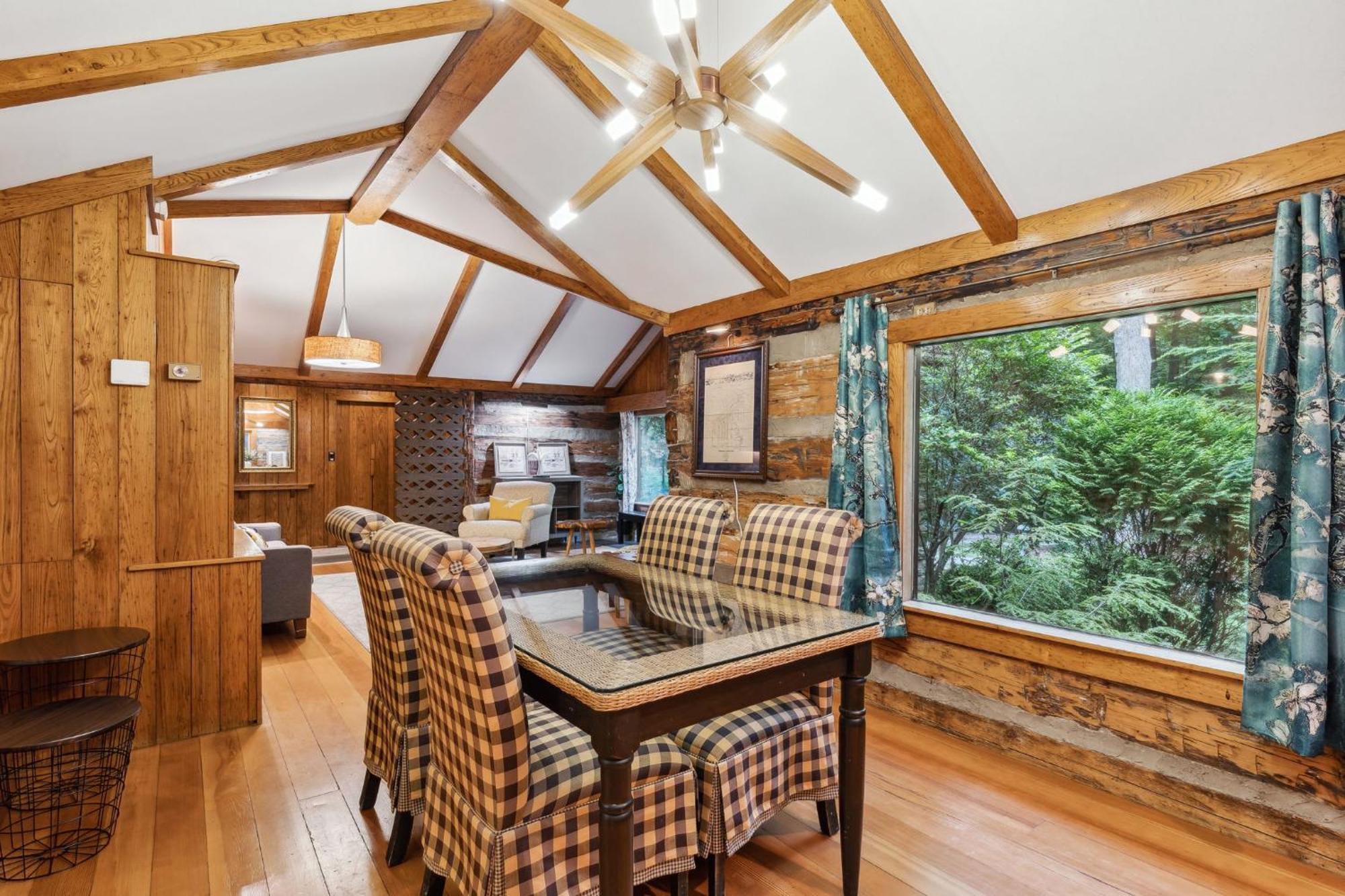 Log Cabin - Natures Oasis - Fire Pit & Gazebo 클리블랜드 외부 사진